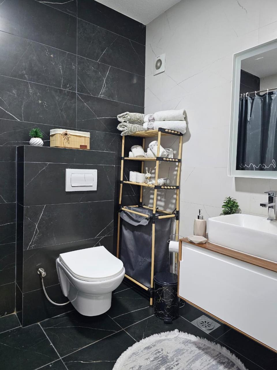 Cozy Apartment - 2 Bedrooms In The Best City Area. Урошевац Экстерьер фото
